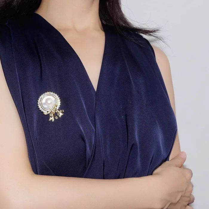 Passion for Life Freshwater Pearl Brooch WC00027 Pearly Lustre Necklaces