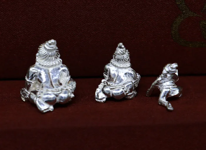 TRIBAL ORNAMENTS Necklaces Solid silver handmade Ladoo Gopal little krishna Ladu Gopal Crawling Krishna small statue sculpture home temple puja articles su370